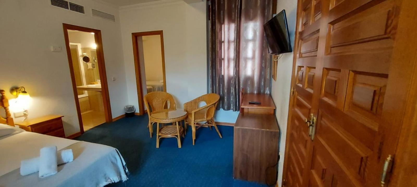 Hotel Mairena Майрена-дель-Алькор Экстерьер фото