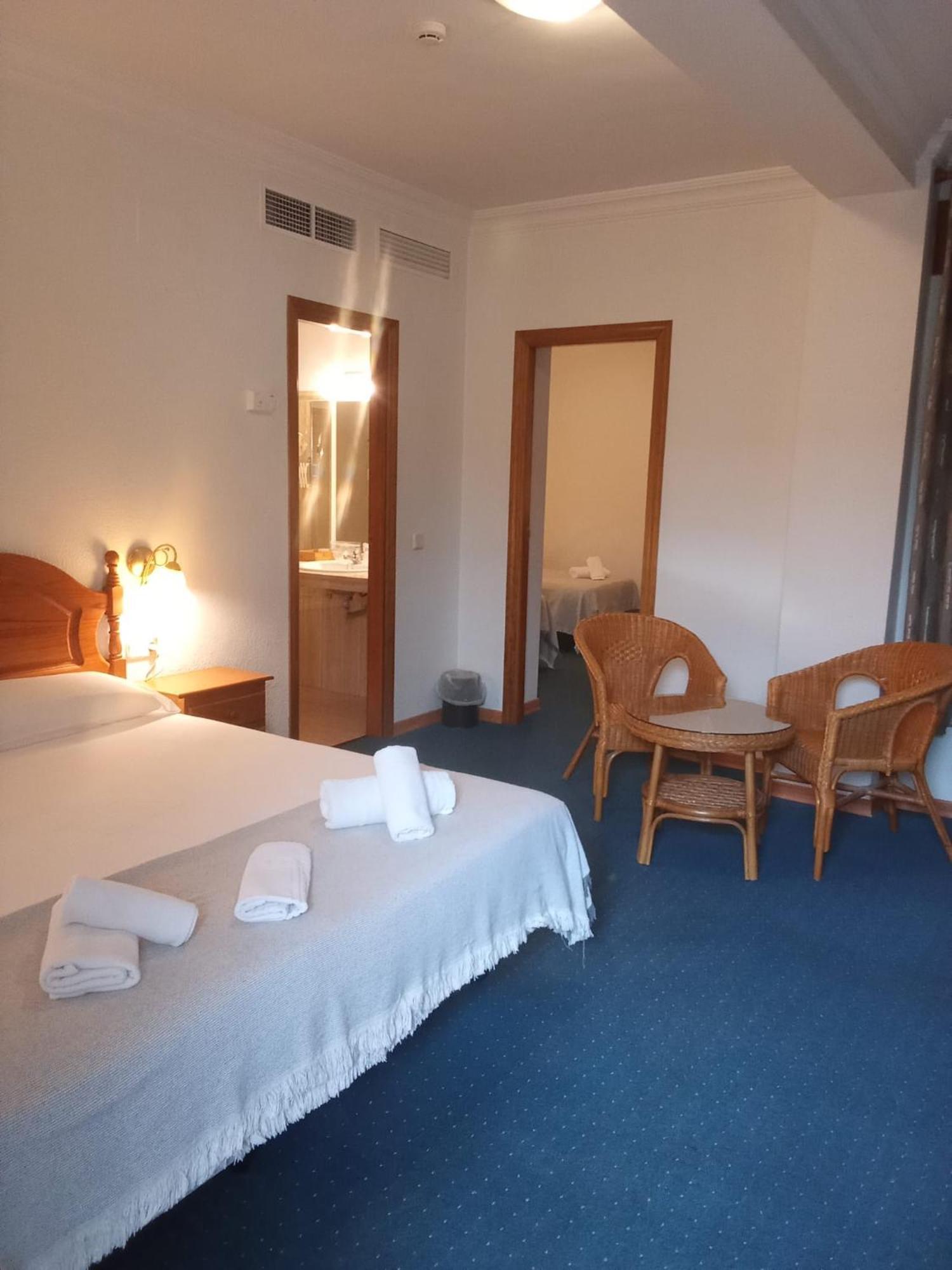Hotel Mairena Майрена-дель-Алькор Экстерьер фото