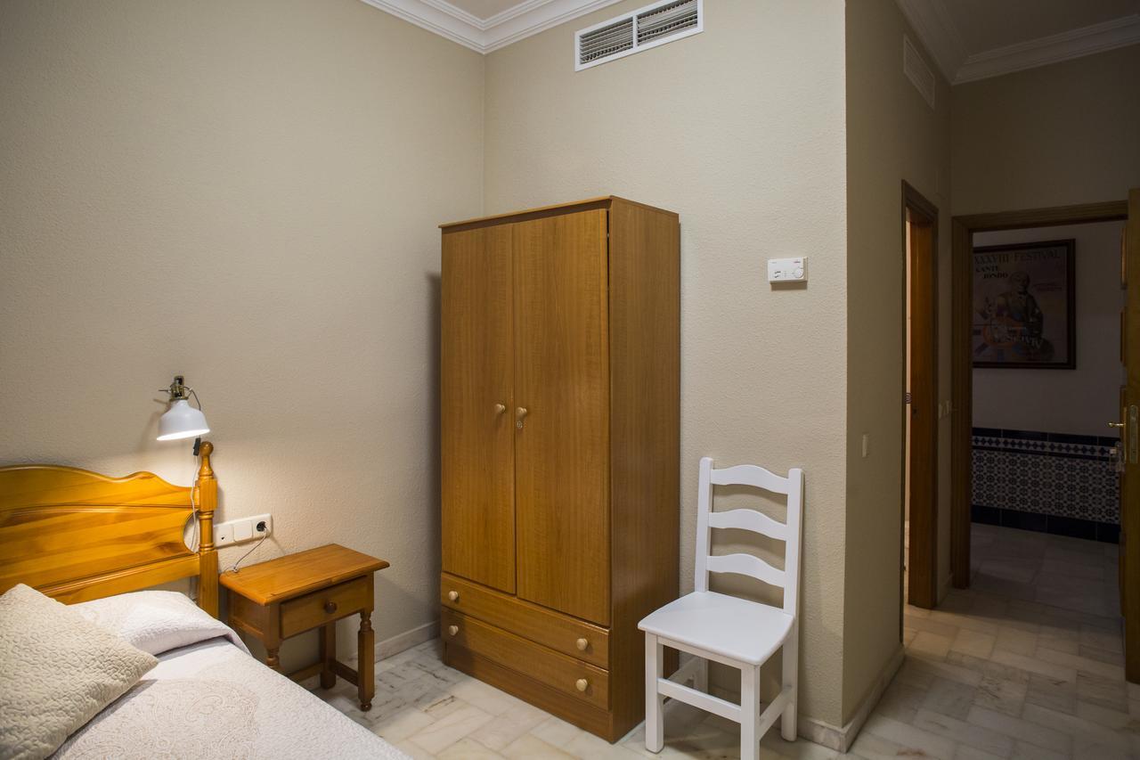 Hotel Mairena Майрена-дель-Алькор Экстерьер фото